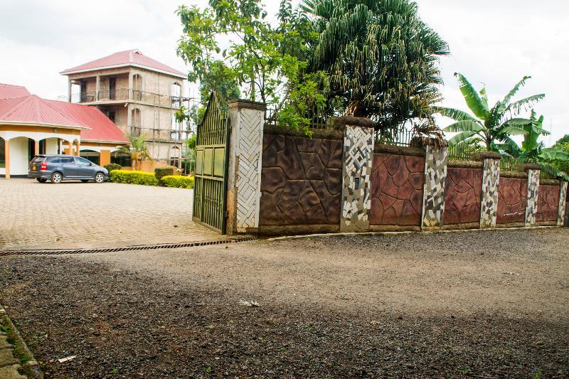 Rays Hotel Mbarara ภายนอก รูปภาพ